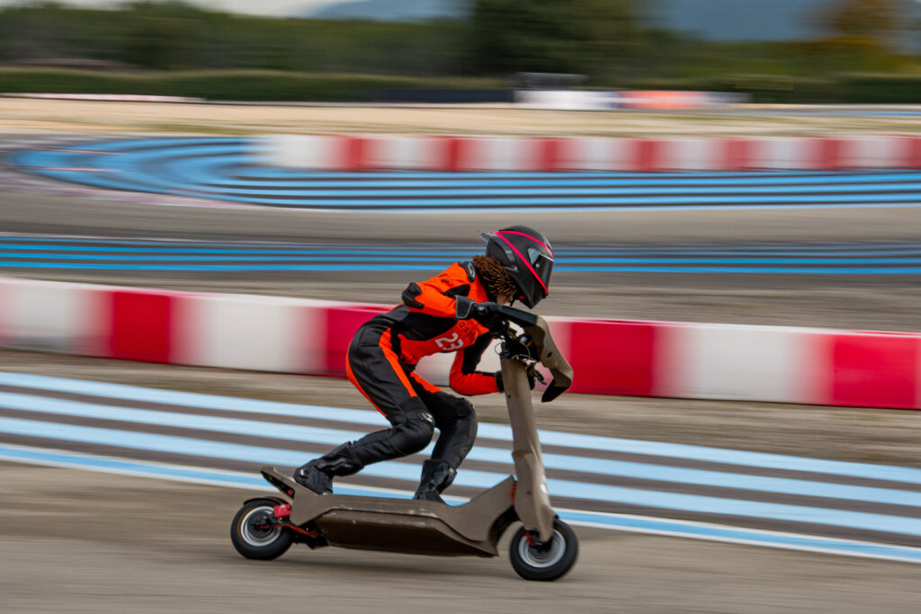 eSkootr with a Natural Fibre Bodywork - Racing
